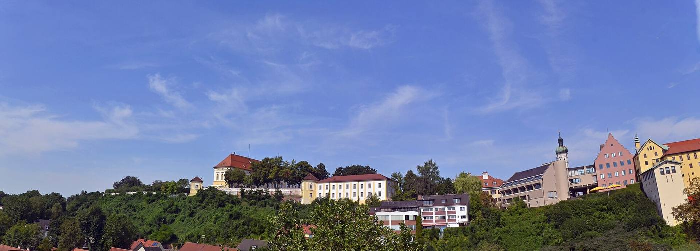 Schlossberg mit Schloss und Rathaus