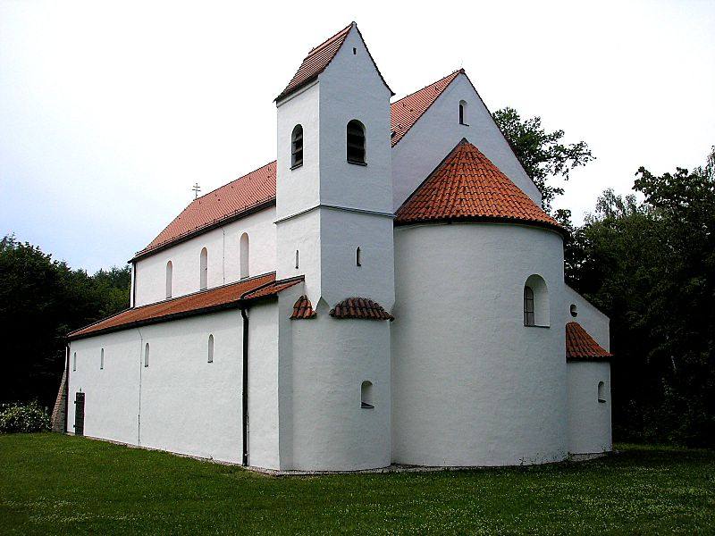 Basilika St. Peter und Paul (Petersberg) (Ansicht von Südosten)