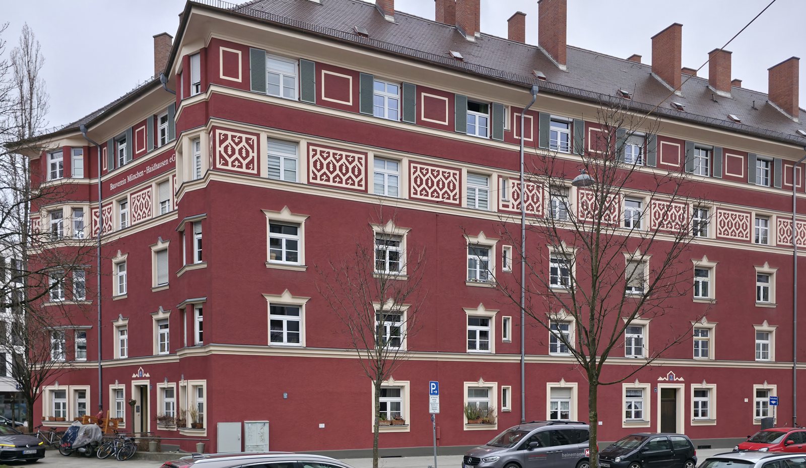 Wohnanlage mit mehrgeschossigen Mehrfamilienhäusern in München